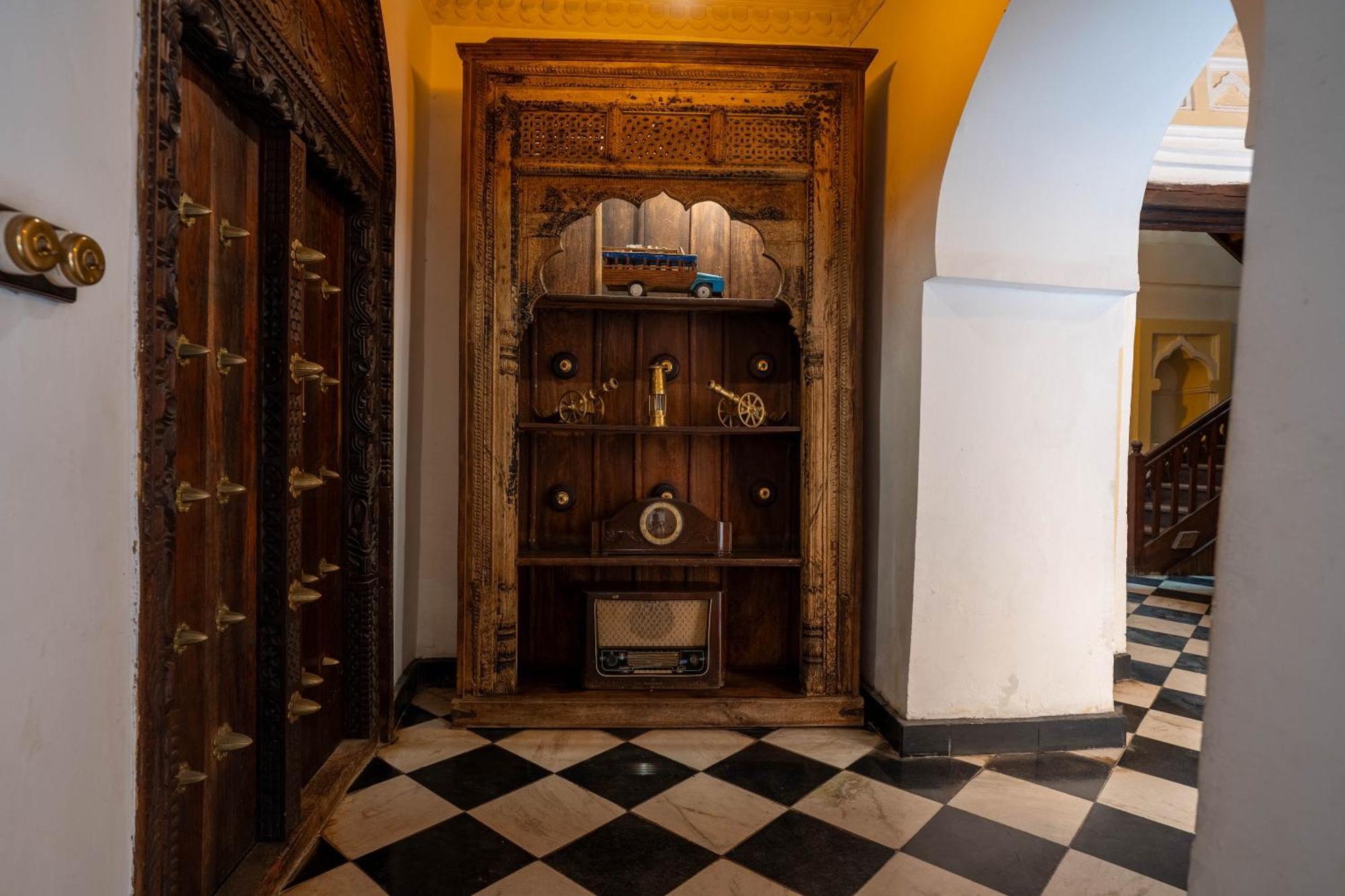 ميزينجاني سيفرونت Zanzibar