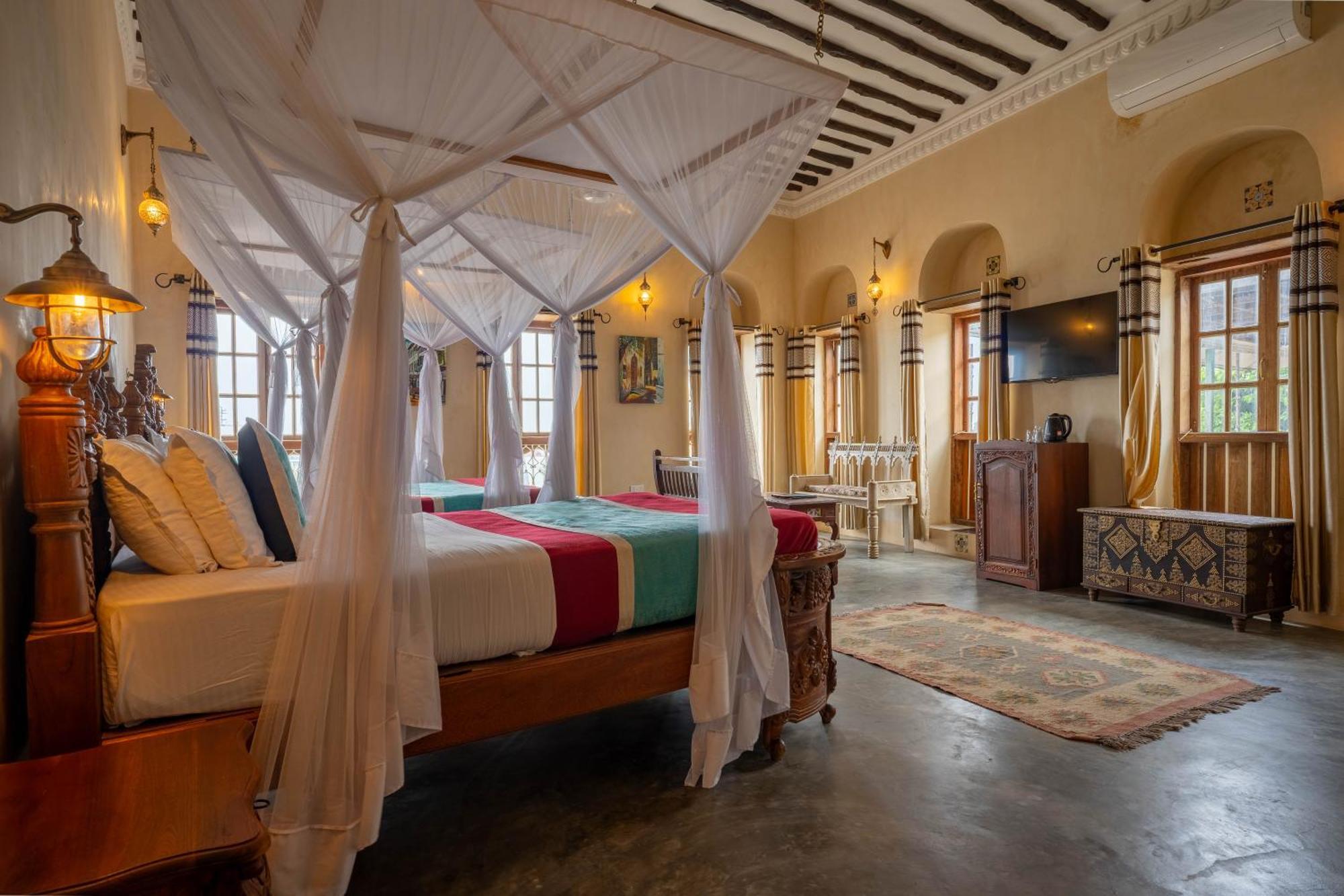 Hotel Mizingani Seafront 4*
